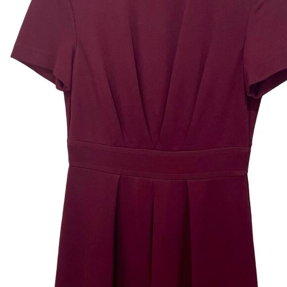 Trina Turk Fit & Flare Women's Dress Wine Pleated Short Cap Sleeve Zip Back 6/8 - Picture 7 of 11